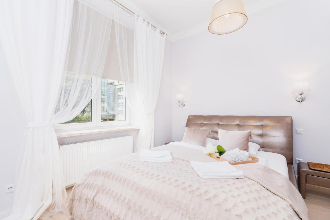 Modern Apartment Lubicz Kraków by Renters Exterior foto